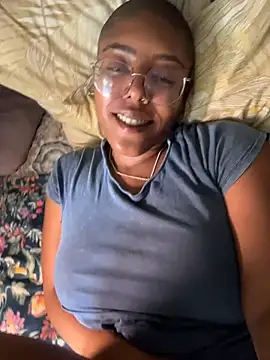 aliasyourfav online show from November 9, 2025, 4:55 pm