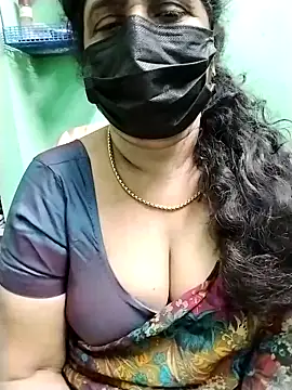 Snapshot of aarthika chatting on October 13, 2025, 12:51 pm aarthika online show from October 13, 2025, 12:51 pm