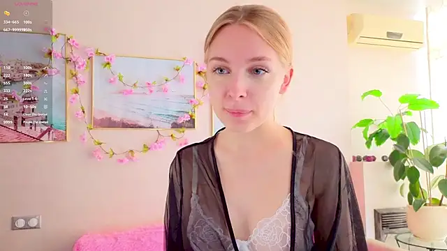 Snapshot of CindyGreen chatting on September 10, 2025, 6:23 am CindyGreen online show from September 10, 2025, 6:23 am