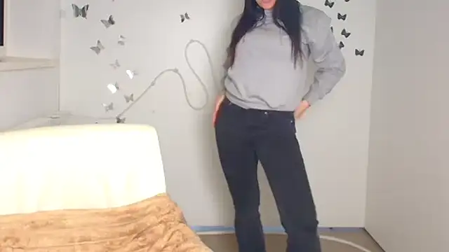 Lola Saymyname online show from April 10, 2026, 1:18 pm