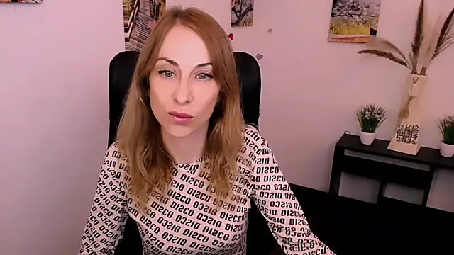 Snapshot of Create_your_own_sun chatting on September 10, 2025, 1:21 pm Create your own sun online show from September 10, 2025, 1:21 pm