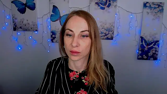 Snapshot of Create_your_own_sun chatting on September 12, 2025, 1:33 pm Create your own sun online show from September 12, 2025, 1:33 pm