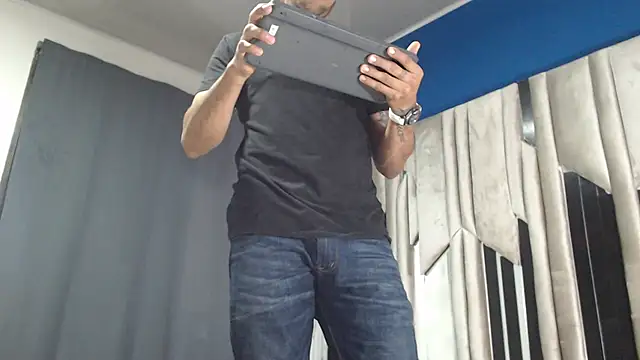 Morganandmegan online show from November 13, 2025, 11:25 am