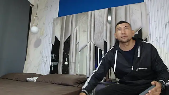 Morganandmegan online show from November 10, 2025, 11:15 am