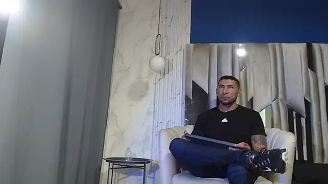 Morganandmegan online show from September 25, 2025, 11:05 am