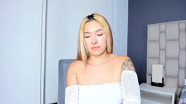 LexxyBunny  online show from September 19, 2025, 11:36 am