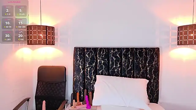 evvaa moon69 online show from April 18, 2026, 12:40 pm