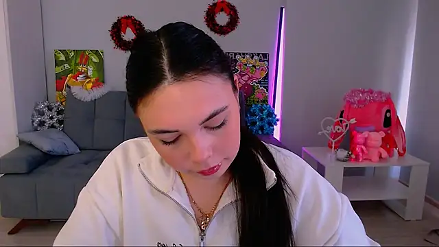 Snapshot of queenofthesense_ chatting on December 15, 2025, 8:42 am queenofthesense online show from December 15, 2025, 8:42 am