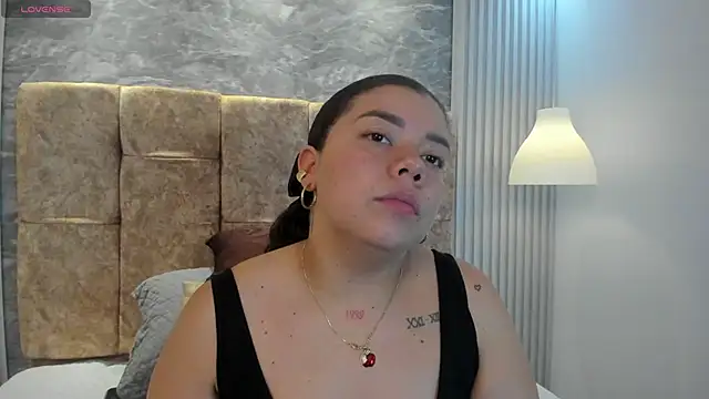 leilapons online show from November 14, 2025, 5:38 pm