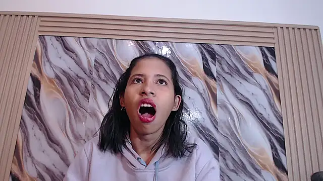 Samantha Fox69  online show from April 20, 2026, 3:02 pm