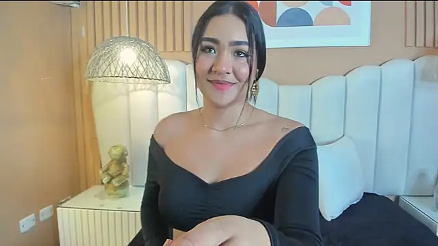 Snapshot of noa_moon chatting on December 21, 2025, 2:24 am noa moon online show from December 21, 2025, 2:24 am