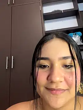 Snapshot of noa_moon chatting on December 21, 2025, 4:08 pm noa moon online show from December 21, 2025, 4:08 pm