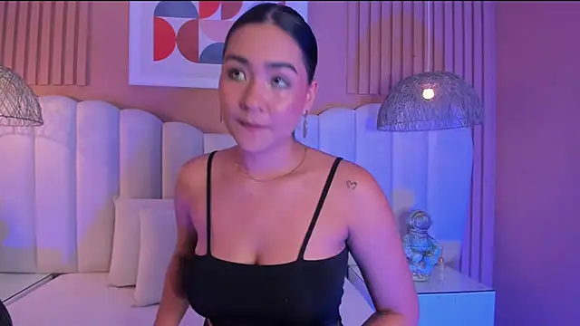 Snapshot of noa_moon chatting on December 19, 2025, 2:04 am noa moon online show from December 19, 2025, 2:04 am