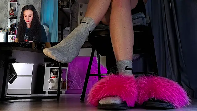 Snapshot of Feet_Heelss chatting on December 4, 2025, 11:31 am Feet Heelss online show from December 4, 2025, 11:31 am