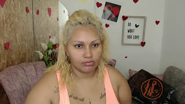 laleska montenegro online show from November 13, 2025, 3:21 am