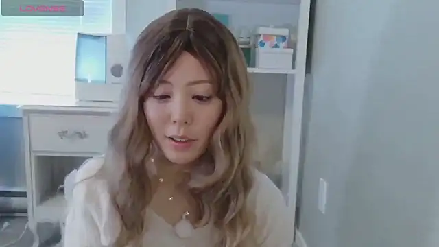 Nana with online show from March 9, 2026, 9:07 pm