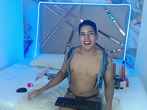 Snapshot of Boy-X- chatting on October 5, 2025, 7:37 pm Boy-X- online show from October 5, 2025, 7:37 pm
