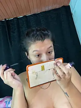 EVAH LEE  online show from April 5, 2026, 1:23 am