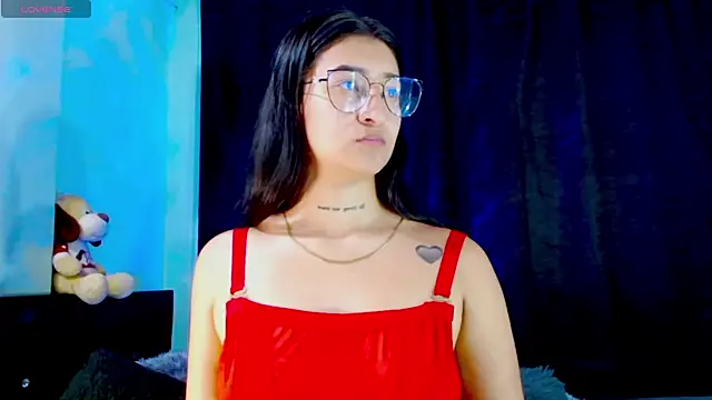 EVAH LEE  online show from October 16, 2025, 3:37 am