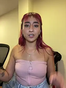 JuliethaDemon  online show from April 16, 2026, 9:39 pm