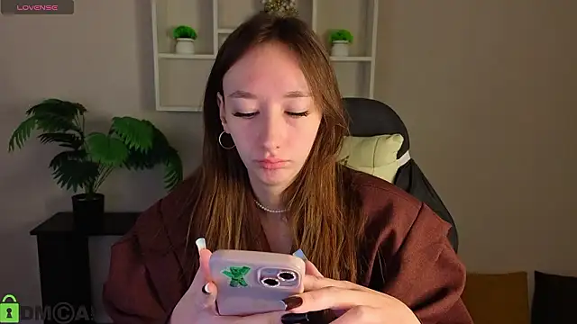 Snapshot of Miche1le_Allenne chatting on March 2, 2026, 1:06 am Miche1le Allenne online show from March 2, 2026, 1:06 am