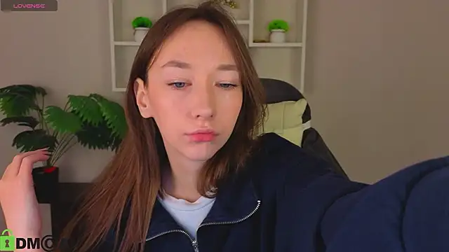 Snapshot of Miche1le_Allenne chatting on February 12, 2026, 1:05 am Miche1le Allenne online show from February 12, 2026, 1:05 am