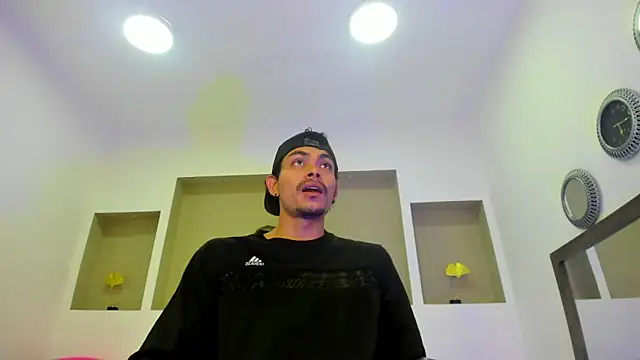 Tommy kurtt online show from November 7, 2025, 1:04 pm