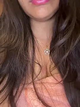 Snapshot of annanya01 chatting on July 18, 2026, 4:32 am annanya01 online show from July 18, 2026, 4:32 am