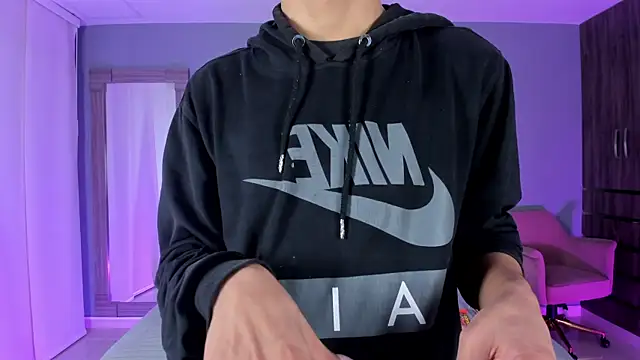 Snapshot of Alaiaguerra chatting on November 20, 2025, 7:36 pm Alaiaguerra online show from November 20, 2025, 7:36 pm