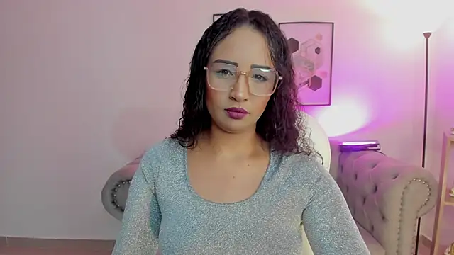 Snapshot of Sharon_breezee chatting on October 7, 2025, 4:02 am Sharon breezee online show from October 7, 2025, 4:02 am