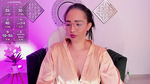 Snapshot of Sharon_breezee chatting on September 12, 2025, 5:07 am Sharon breezee online show from September 12, 2025, 5:07 am