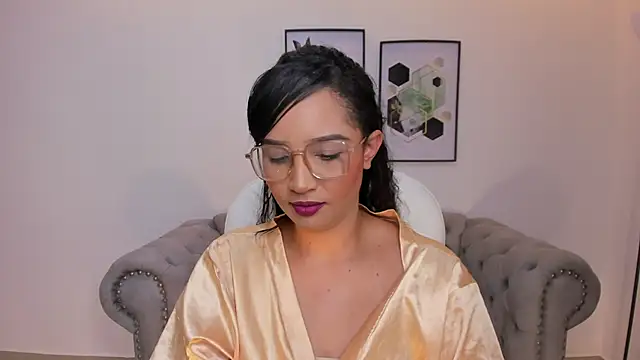 Snapshot of Sharon_breezee chatting on October 26, 2025, 4:24 am Sharon breezee online show from October 26, 2025, 4:24 am