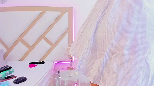 Snapshot of Amber-Sweett chatting on October 10, 2025, 8:09 pm Amber-Sweett online show from October 10, 2025, 8:09 pm