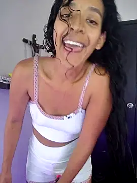 Snapshot of Amber-Sweett chatting on November 18, 2025, 6:22 pm Amber-Sweett online show from November 18, 2025, 6:22 pm