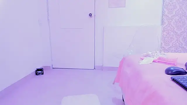 Snapshot of Amber-Sweett chatting on November 12, 2025, 8:01 pm Amber-Sweett online show from November 12, 2025, 8:01 pm