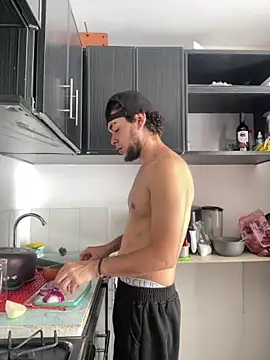 Snapshot of enzo_vittale03_ chatting on May 20, 2026, 5:10 pm enzo vittale03 online show from May 20, 2026, 5:10 pm