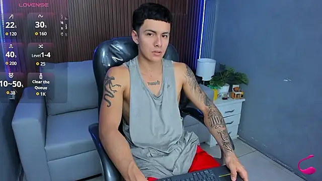 Snapshot of Leo_santoro chatting on January 18, 2026, 2:09 pm Leo santoro online show from January 18, 2026, 2:09 pm