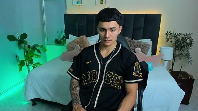 Snapshot of Leo_santoro chatting on February 3, 2026, 1:38 pm Leo santoro online show from February 3, 2026, 1:38 pm