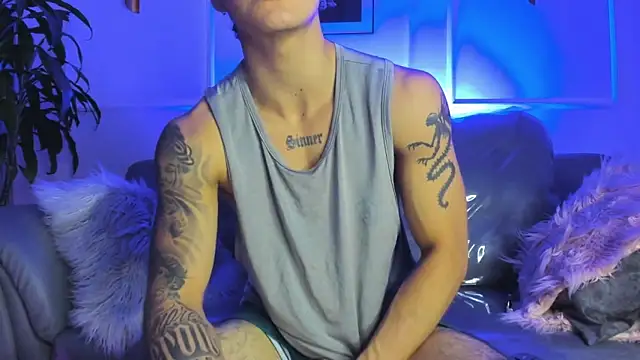 Snapshot of Leo_santoro chatting on February 20, 2026, 1:35 pm Leo santoro online show from February 20, 2026, 1:35 pm