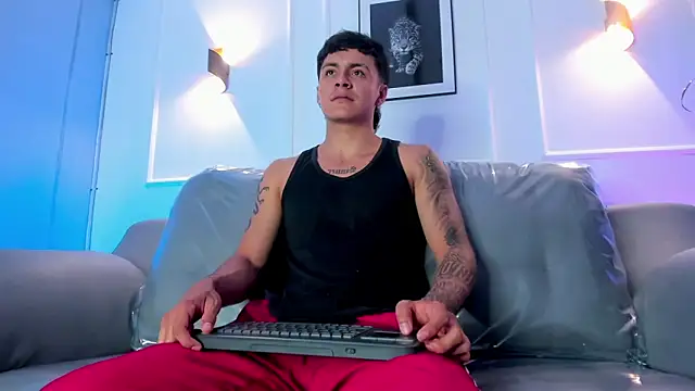 Leo santoro online show from April 6, 2026, 1:23 pm