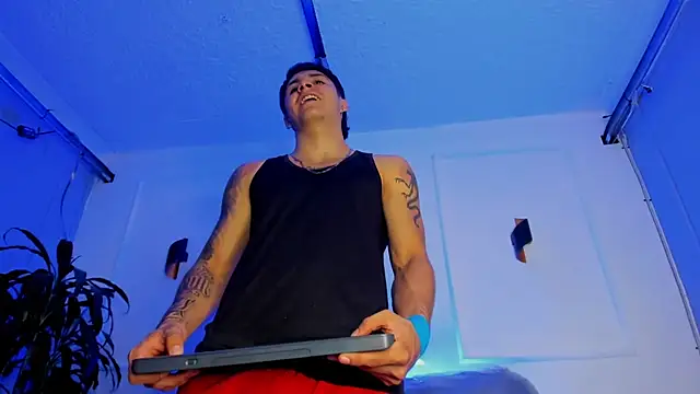 Snapshot of Leo_santoro chatting on February 28, 2026, 2:28 pm Leo santoro online show from February 28, 2026, 2:28 pm