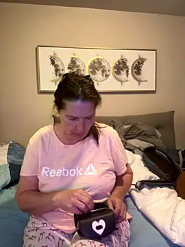 petalsexy online show from November 10, 2025, 6:57 pm