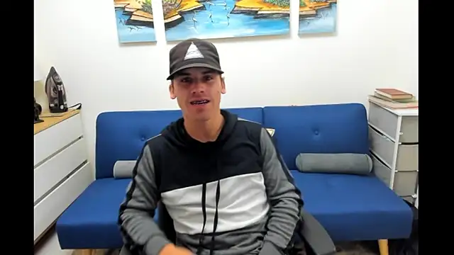 Snapshot of alex-golden chatting on September 17, 2025, 1:13 pm alex-golden online show from September 17, 2025, 1:13 pm