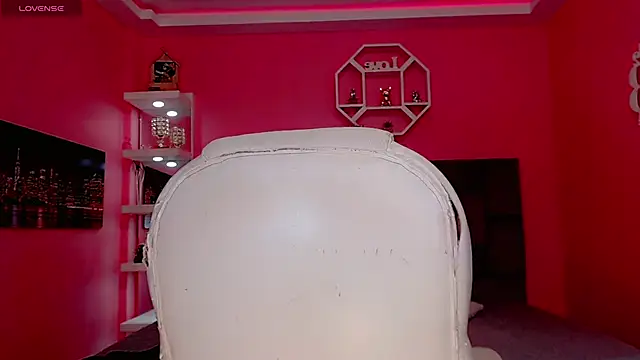 Snapshot of KlhoeGill chatting on September 19, 2025, 12:09 pm KlhoeGill online show from September 19, 2025, 12:09 pm