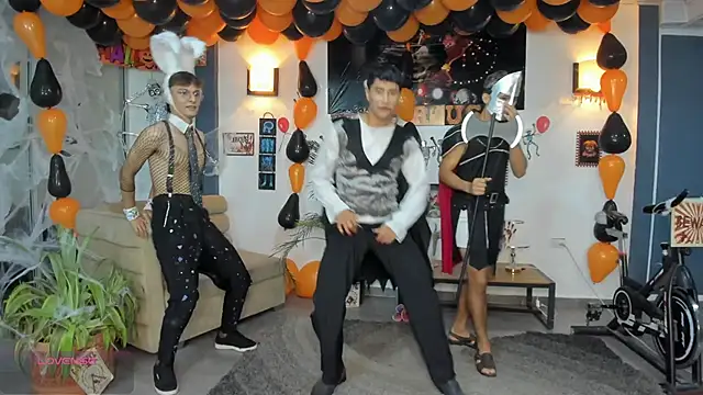 Bisexlifehot   online show from October 29, 2025, 11:25 pm