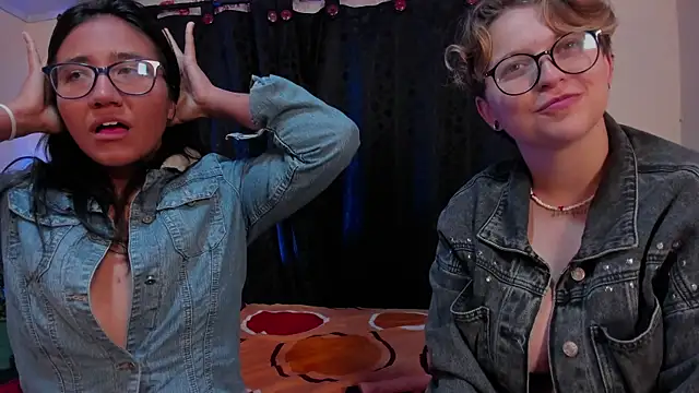 Snapshot of CrazyCakes_ chatting on October 2, 2025, 2:04 am CrazyCakes  online show from October 2, 2025, 2:04 am