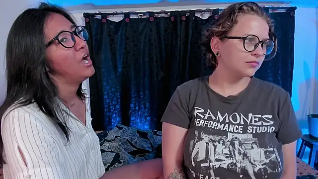 CrazyCakes  online show from April 3, 2026, 2:51 am