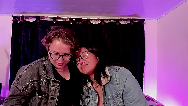 Snapshot of CrazyCakes_ chatting on February 7, 2026, 2:52 am CrazyCakes online show from February 7, 2026, 2:52 am