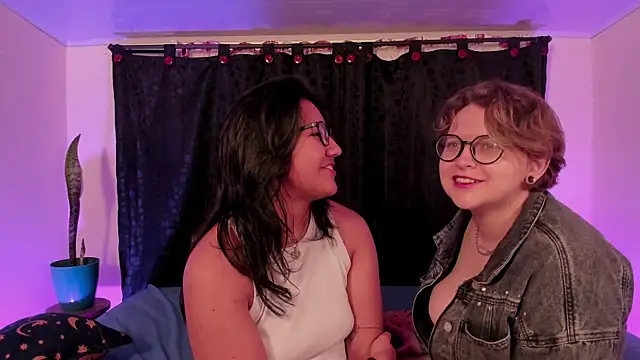 Snapshot of CrazyCakes_ chatting on January 9, 2026, 11:22 pm CrazyCakes online show from January 9, 2026, 11:22 pm