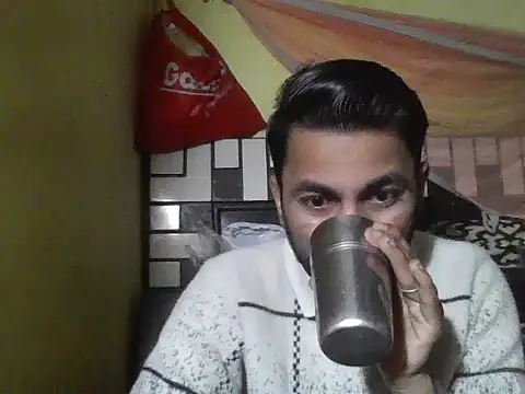 ursdreamperson online show from January 18, 2026, 3:32 am